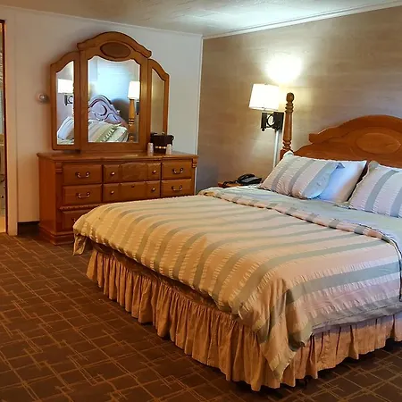Stucco Lodge-2